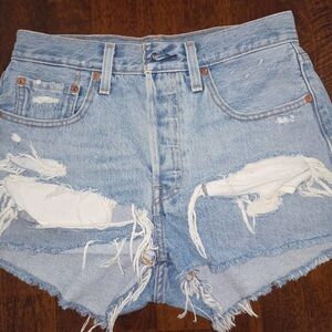 Levi’s 501 Vintage Distressed Light Blue Denim Shorts Size 26